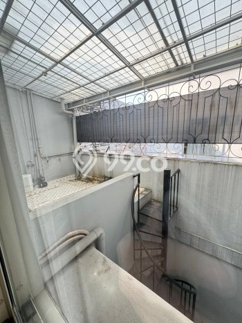 RECOMMENDED! Rumah kawasan Gading Serpong, 3 KM, Lokasi Strategis, Luas 163m2m² Bangunan 210m2m² RECOMMENDED! Rumah kawasan Gading Serpong, 3 KM, Lokasi Strategis, Luas 163m2m² Bangunan 210m2m²