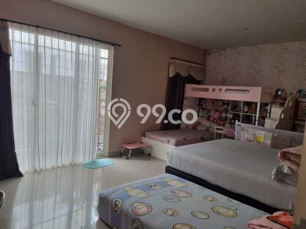 Rumah Luxury Modern Tanpa Renovasi di Babatan Surabaya Rumah Luxury Modern Tanpa Renovasi di Babatan Surabaya