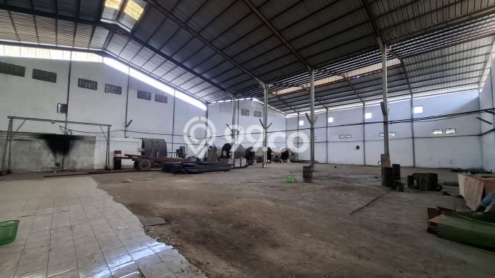 Gudang Disewa di Jakarta Utara dengan LB 1500m2 Area Komersial Ramai Gudang Disewa di Jakarta Utara dengan LB 1500m2 Area Komersial Ramai