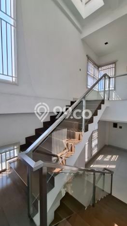 Hunian Elit LB 1000m2 Siap Pakai Desain Elegan di Jelambar, Jakarta Barat Hunian Elit LB 1000m2 Siap Pakai Desain Elegan di Jelambar, Jakarta Barat