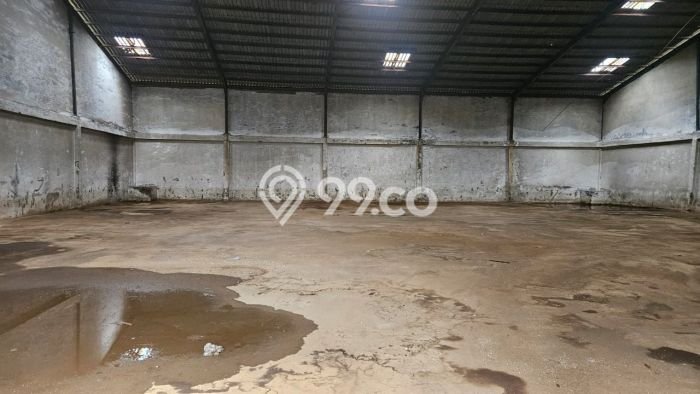 Gudang For Rent di Kapuk, Luas 900m², Lokasi Komersial Gudang For Rent di Kapuk, Luas 900m², Lokasi Komersial