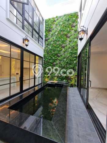 Rumah Eksklusif Dijual LT 312m2 di Kelapa Gading, Jakarta Utara Rumah Eksklusif Dijual LT 312m2 di Kelapa Gading, Jakarta Utara