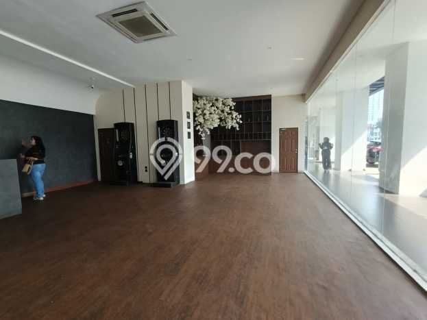 Unit Ruko Disewa Lokasi Kelapa Gading, Jakarta Utara Spesifikasi Luas Bangunan 1620m2 Unit Ruko Disewa Lokasi Kelapa Gading, Jakarta Utara Spesifikasi Luas Bangunan 1620m2