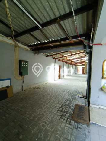 Rumah Cantik Siap Pakai Di Genteng Luas 949m2 Aman Rumah Cantik Siap Pakai Di Genteng Luas 949m2 Aman