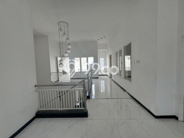 For Sale Rumah Mewah Exclusive di Mulyorejo, Surabaya For Sale Rumah Mewah Exclusive di Mulyorejo, Surabaya