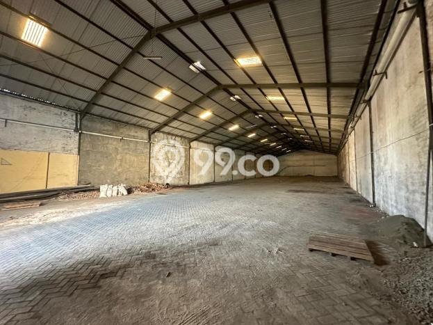 Jual Gudang di , Luas 1050m2m², Kawasan Potensial, Jalan Utama Jual Gudang di , Luas 1050m2m², Kawasan Potensial, Jalan Utama