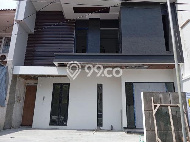 Rumah Area Strategis kawasan , Surabaya, LT 180m2m² LB 327m2m² Rumah Area Strategis kawasan , Surabaya, LT 180m2m² LB 327m2m²