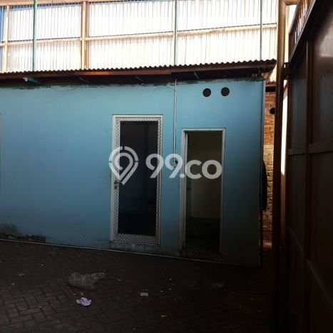 Gudang di Asemrowo, Luas 400m2m², Pusat Bisnis, Siap Operasi Gudang di Asemrowo, Luas 400m2m², Pusat Bisnis, Siap Operasi