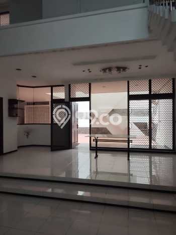 Hot Offer Hunian Premium Ideal dan Luas di Tenggilis Mejoyo, Surabaya Hot Offer Hunian Premium Ideal dan Luas di Tenggilis Mejoyo, Surabaya