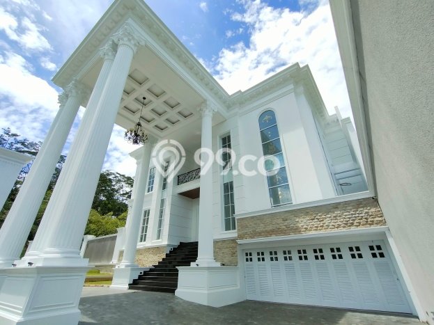 Rumah Mewah LB 650m2 Siap Pakai Desain Elegan di Sentul City, Bogor Rumah Mewah LB 650m2 Siap Pakai Desain Elegan di Sentul City, Bogor