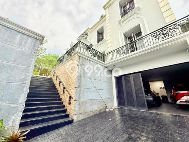 Rumah Mewah LB 650m2 Siap Pakai Desain Elegan di Sentul City, Bogor Rumah Mewah LB 650m2 Siap Pakai Desain Elegan di Sentul City, Bogor