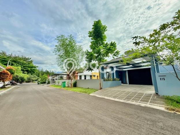 Rumah Mewah LB 375m2 Siap Pakai Desain Elegan di Sentul City, Bogor Rumah Mewah LB 375m2 Siap Pakai Desain Elegan di Sentul City, Bogor