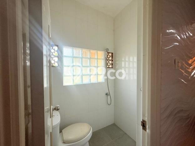 HUNIAN EKSKLUSIF! Rumah area , 4 KT, Konsep Modern, LT 180m2m² Bangunan 200m2m² HUNIAN EKSKLUSIF! Rumah area , 4 KT, Konsep Modern, LT 180m2m² Bangunan 200m2m²
