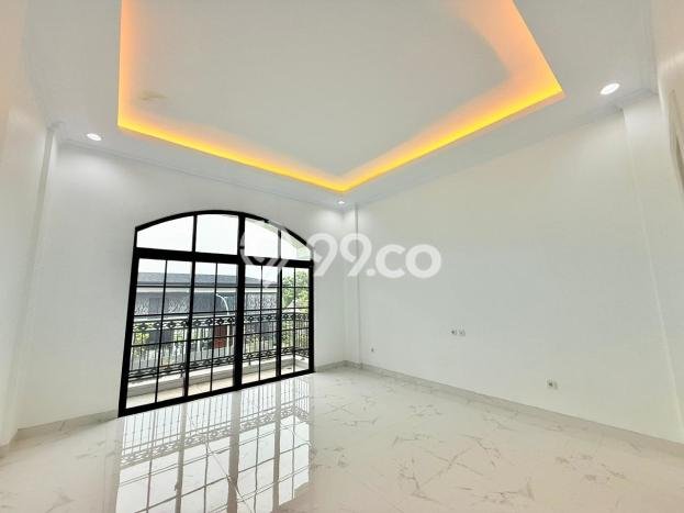 Jual Rumah Luas Megah Dengan View Eksklusif di Sentul City, Bogor Jual Rumah Luas Megah Dengan View Eksklusif di Sentul City, Bogor