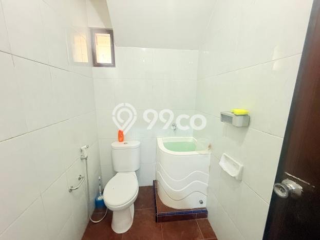 HUNIAN EKSKLUSIF! Rumah area , 4 KT, Konsep Modern, LT 180m2m² Bangunan 200m2m² HUNIAN EKSKLUSIF! Rumah area , 4 KT, Konsep Modern, LT 180m2m² Bangunan 200m2m²