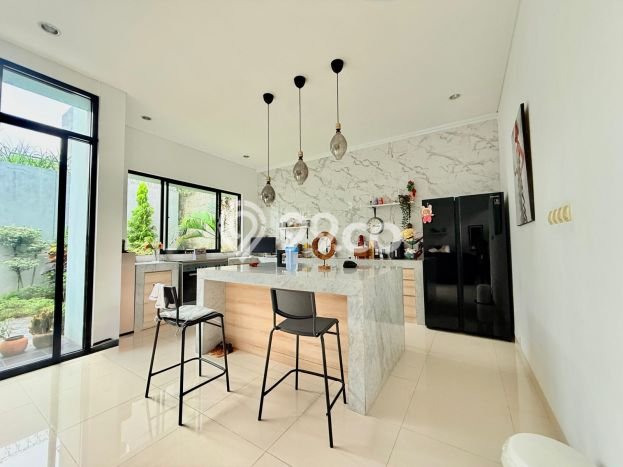Rumah Modern 4 KT di Sentul City Bogor Full Furnished Rumah Modern 4 KT di Sentul City Bogor Full Furnished