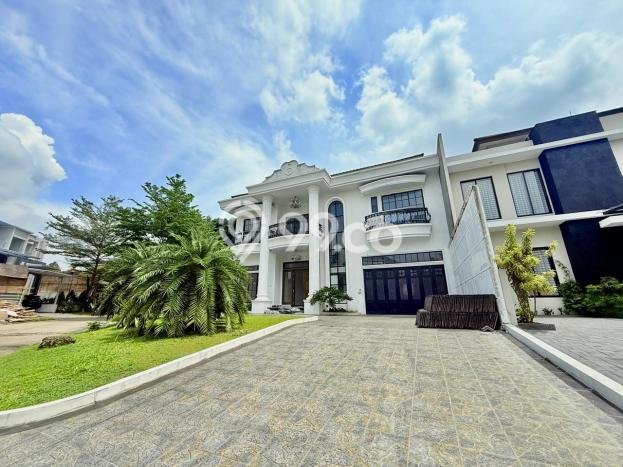 Rumah Mewah LB 495m2 Siap Pakai Desain Elegan di Sentul City, Bogor Rumah Mewah LB 495m2 Siap Pakai Desain Elegan di Sentul City, Bogor