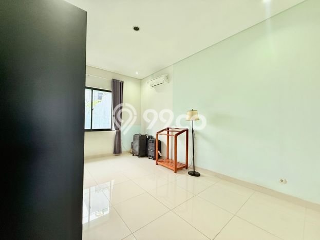 Rumah Modern 4 KT di Sentul City Bogor Full Furnished Rumah Modern 4 KT di Sentul City Bogor Full Furnished