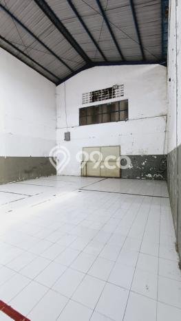 Gudang Strategis Kawasan Leuwi Gajah, Luas 1400m², Area Komersial Gudang Strategis Kawasan Leuwi Gajah, Luas 1400m², Area Komersial