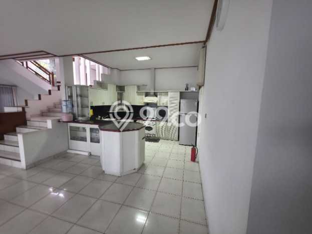 Disewakan! Rumah 4 Kamar Tidur &
5 Kamar Mandi di Setra Sari, Bandung Disewakan! Rumah 4 Kamar Tidur &
5 Kamar Mandi di Setra Sari, Bandung