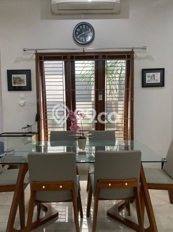 Rumah Mewah LB 350m2 Siap Pakai Desain Elegan di Buah Batu, Bandung Rumah Mewah LB 350m2 Siap Pakai Desain Elegan di Buah Batu, Bandung