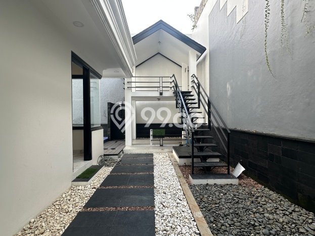 Jual Rumah Luas Elegan Dengan View Cantik di Sektor 8 - Bintaro, Tangerang Selatan Jual Rumah Luas Elegan Dengan View Cantik di Sektor 8 - Bintaro, Tangerang Selatan