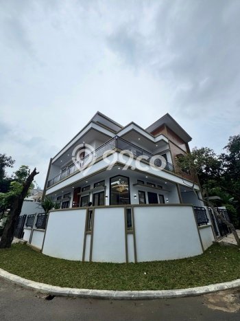 Rumah Mewah Siap Huni LT 218m2 di BSD, Tangerang Selatan Rumah Mewah Siap Huni LT 218m2 di BSD, Tangerang Selatan