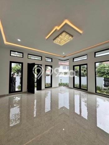 Rumah Mewah Siap Huni LT 218m2 di BSD, Tangerang Selatan Rumah Mewah Siap Huni LT 218m2 di BSD, Tangerang Selatan