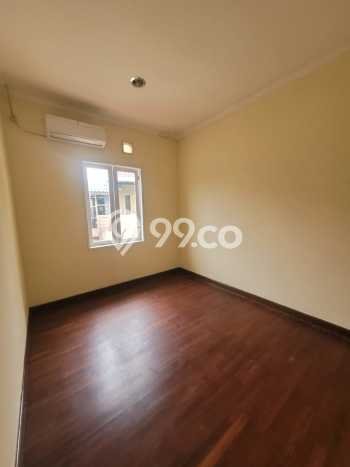 For Sale Rumah 3 Kamar Lokasi Ideal Nyaman dan Strategis di BSD For Sale Rumah 3 Kamar Lokasi Ideal Nyaman dan Strategis di BSD