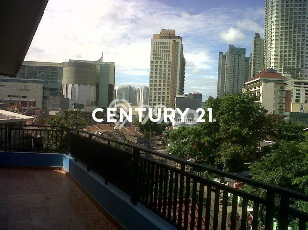 Rumah Mewah Siap Huni LT 180m2 di Tanah Abang, Jakarta Pusat Rumah Mewah Siap Huni LT 180m2 di Tanah Abang, Jakarta Pusat