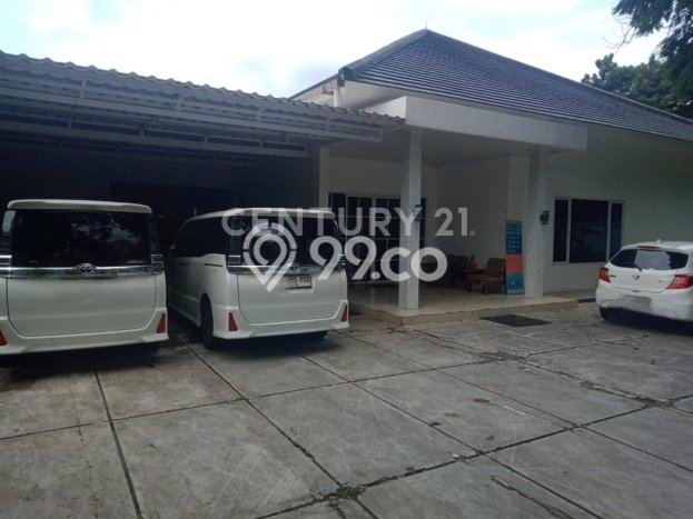 Ready to Use! Luxury House LT 1085m2 Desain Elegan di Kemang Ready to Use! Luxury House LT 1085m2 Desain Elegan di Kemang