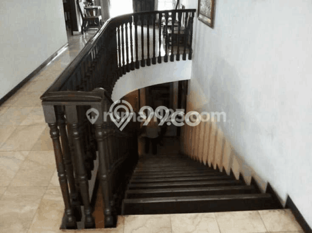 Dijual Rumah Mewah Elegan Dengan View Eksklusif di Kemang, Jakarta Selatan Dijual Rumah Mewah Elegan Dengan View Eksklusif di Kemang, Jakarta Selatan