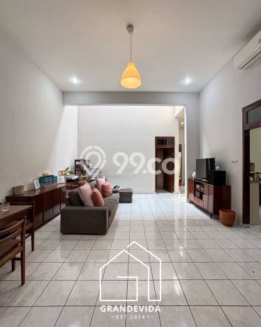 Siap Huni Rumah Mewah 3 Kamar di Kebayoran Baru Dekat ke Mana Saja Siap Huni Rumah Mewah 3 Kamar di Kebayoran Baru Dekat ke Mana Saja