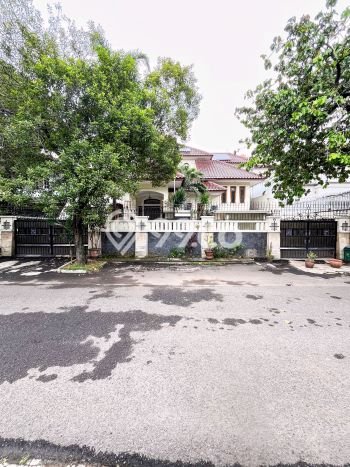 Dijual Hunian Mewah dengan Fasilitas Sekitar Komplit di Kebayoran Baru, Jakarta Selatan Dijual Hunian Mewah dengan Fasilitas Sekitar Komplit di Kebayoran Baru, Jakarta Selatan