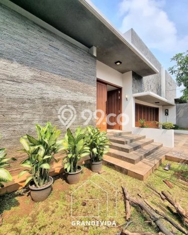 Dijual Rumah Luas Elegan Dengan View Cantik di Kemang, Jakarta Selatan Dijual Rumah Luas Elegan Dengan View Cantik di Kemang, Jakarta Selatan