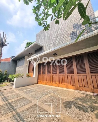 Dijual Rumah Luas Elegan Dengan View Cantik di Kemang, Jakarta Selatan Dijual Rumah Luas Elegan Dengan View Cantik di Kemang, Jakarta Selatan