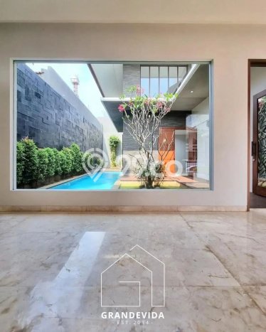 Dijual Rumah Luas Elegan Dengan View Cantik di Kemang, Jakarta Selatan Dijual Rumah Luas Elegan Dengan View Cantik di Kemang, Jakarta Selatan