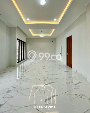 Siap Huni Rumah Mewah 4 Kamar di Kebayoran Baru Dekat ke Mana Pun Siap Huni Rumah Mewah 4 Kamar di Kebayoran Baru Dekat ke Mana Pun
