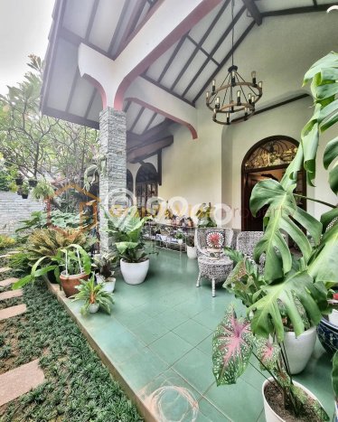 Hunian Mewah Siap Huni LT 397m2 di Kebayoran Baru, Jakarta Selatan Hunian Mewah Siap Huni LT 397m2 di Kebayoran Baru, Jakarta Selatan