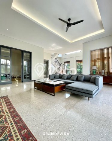 Siap Huni Rumah Mewah 2 Kamar di Kebayoran Baru Dekat ke Mana Saja Siap Huni Rumah Mewah 2 Kamar di Kebayoran Baru Dekat ke Mana Saja