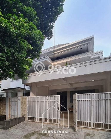 Siap Huni Rumah Mewah 8 Kamar di Kebayoran Baru Dekat ke Mana Pun Siap Huni Rumah Mewah 8 Kamar di Kebayoran Baru Dekat ke Mana Pun