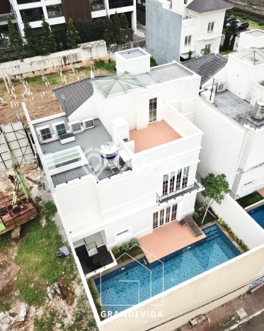 Rumah Mewah Siap Huni LT 200m2 di Kebayoran Baru, Jakarta Selatan Rumah Mewah Siap Huni LT 200m2 di Kebayoran Baru, Jakarta Selatan