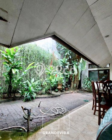 Siap Huni Rumah Mewah 4 Kamar di Kebayoran Baru Dekat ke Mana Saja Siap Huni Rumah Mewah 4 Kamar di Kebayoran Baru Dekat ke Mana Saja