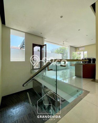 Dijual Rumah Mewah Elegan Dengan View Cantik di Permata Hijau, Jakarta Selatan Dijual Rumah Mewah Elegan Dengan View Cantik di Permata Hijau, Jakarta Selatan