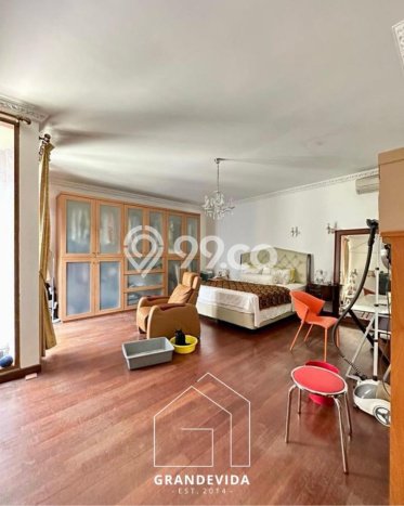 Rumah Elit Modern Tanpa Renovasi di Pondok Indah Jakarta Selatan Rumah Elit Modern Tanpa Renovasi di Pondok Indah Jakarta Selatan