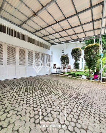 Rumah Luxury Modern Tanpa Renovasi di Pejaten Jakarta Selatan Rumah Luxury Modern Tanpa Renovasi di Pejaten Jakarta Selatan