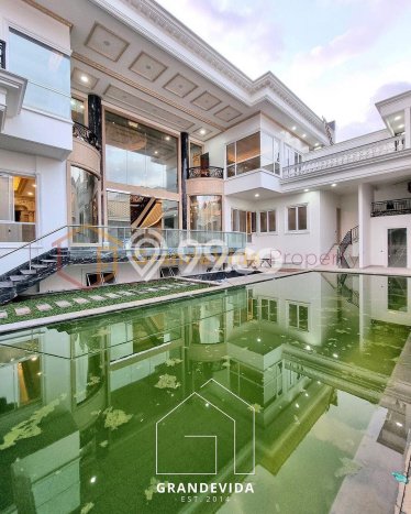 Rumah Mewah LB 2100m2 Siap Huni Desain Elegan di Pondok Indah, Jakarta Selatan Rumah Mewah LB 2100m2 Siap Huni Desain Elegan di Pondok Indah, Jakarta Selatan