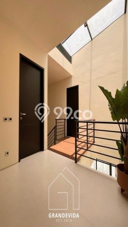 Hunian Elit LB 210m2 Siap Pakai Desain Elegan di Kemang, Jakarta Selatan Hunian Elit LB 210m2 Siap Pakai Desain Elegan di Kemang, Jakarta Selatan