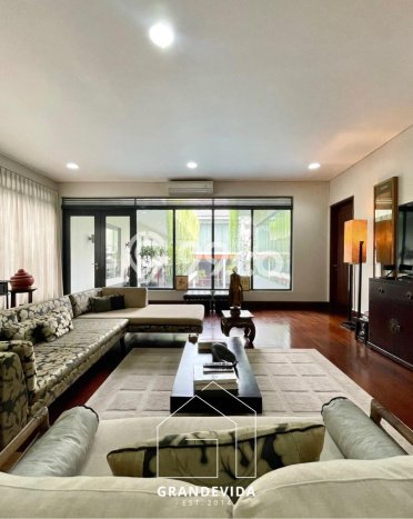Rumah Elit Modern Tanpa Renovasi di Kemang Jakarta Selatan Rumah Elit Modern Tanpa Renovasi di Kemang Jakarta Selatan
