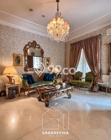Siap Huni Rumah Mewah 6 Kamar di Menteng Dekat ke Mana Pun Siap Huni Rumah Mewah 6 Kamar di Menteng Dekat ke Mana Pun